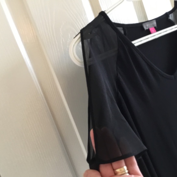Vince Camuto black top with sheer slit short sleeves - Picture 6 of 9
